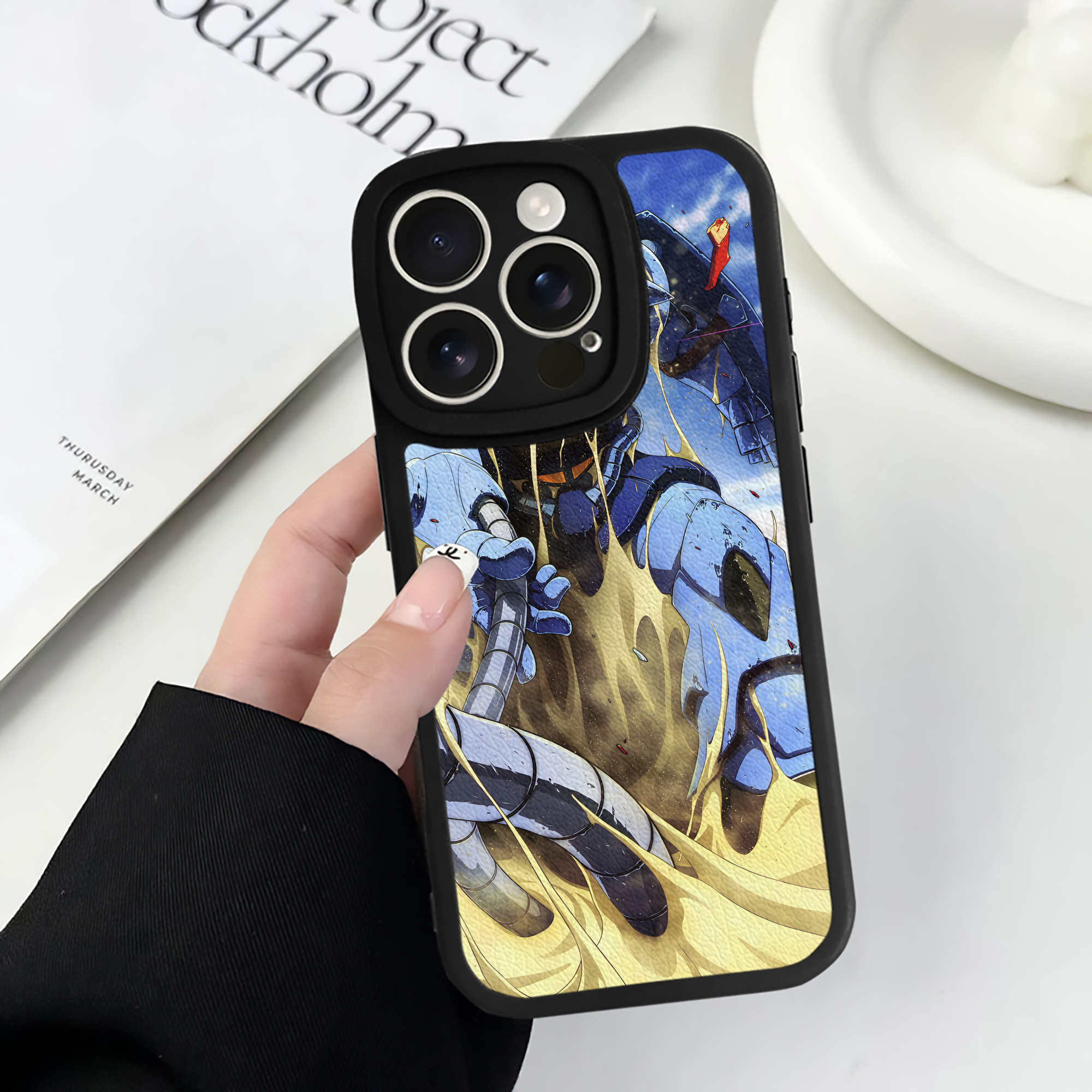 （画像用） 機動戦士ガンダム Mobile Suit Gundam 【iPhone 16シリーズ対応】シリコンスマホケース（レザー調） 材質：シリコン